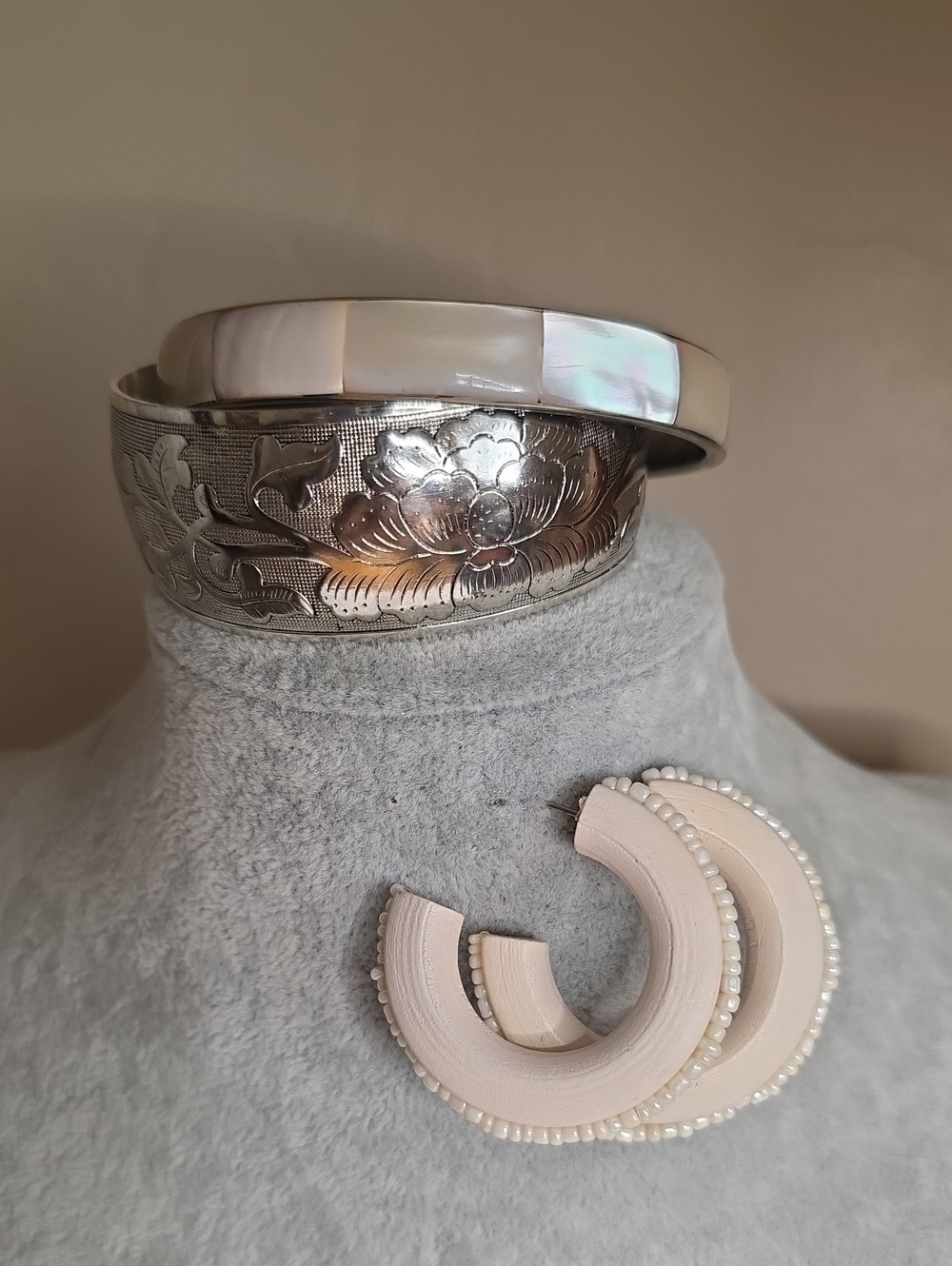 3-pieces Silver-Tone Floral Engraved Cuff & MOP Inlay Bracelet/Bangle & Earrings